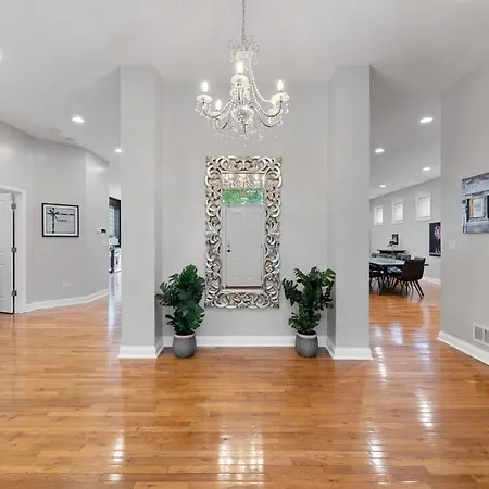 Spacious Luxury Retreat 8 Bed Oasis With 6 Baths Chicago Exterior photo