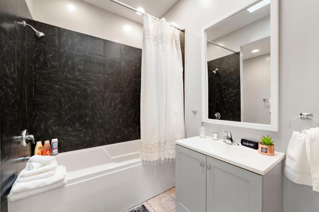 Spacious Luxury Retreat 8 Bed Oasis With 6 Baths Casa vacanze Chicago