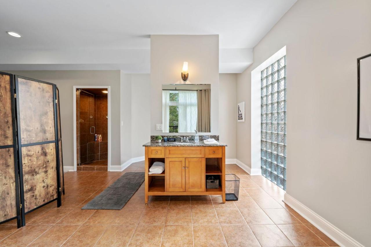Casa vacanze Spacious Luxury Retreat 8 Bed Oasis With 6 Baths Chicago