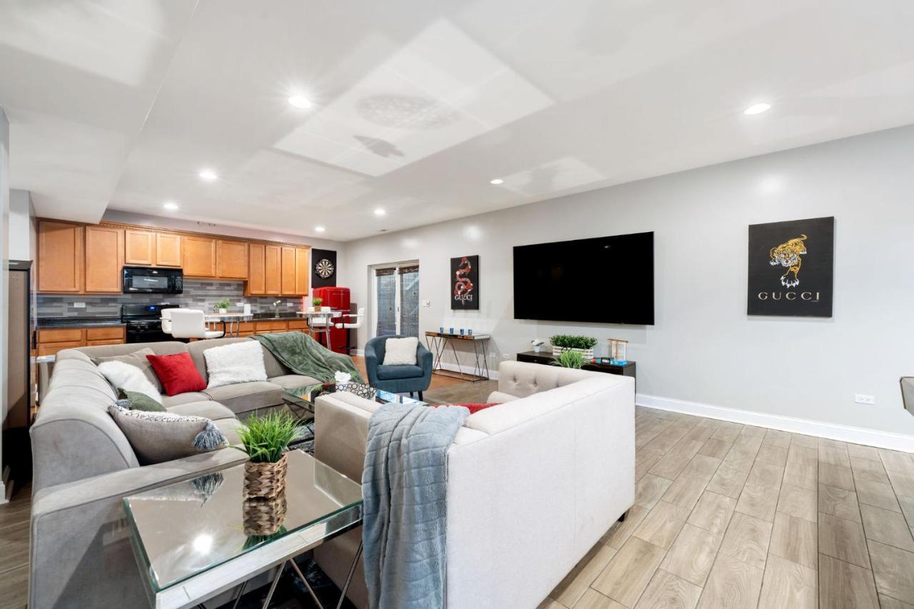 Spacious Luxury Retreat 8 Bed Oasis With 6 Baths *
