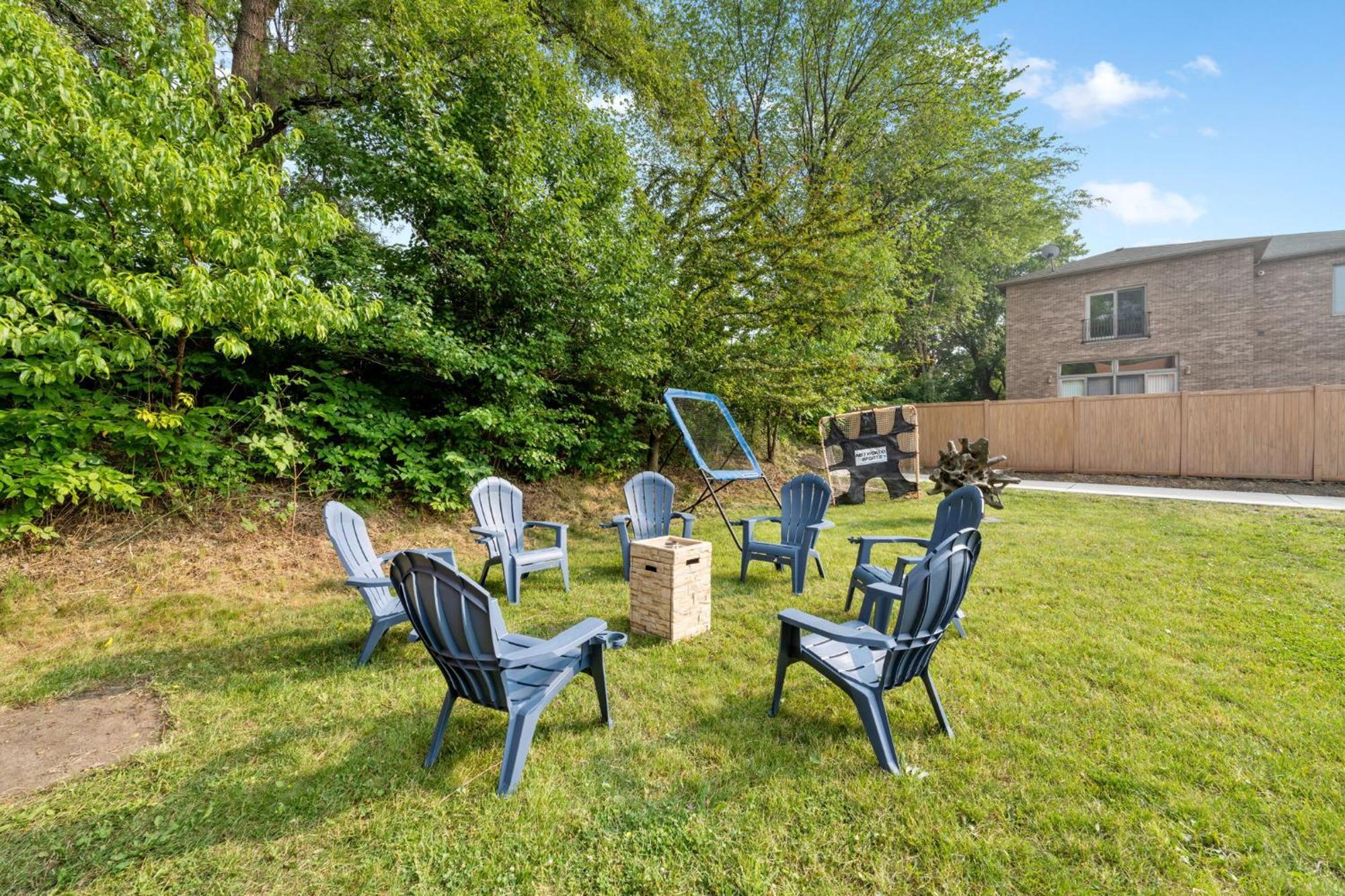 Spacious Luxury Retreat 8 Bed Oasis With 6 Baths * Chicago